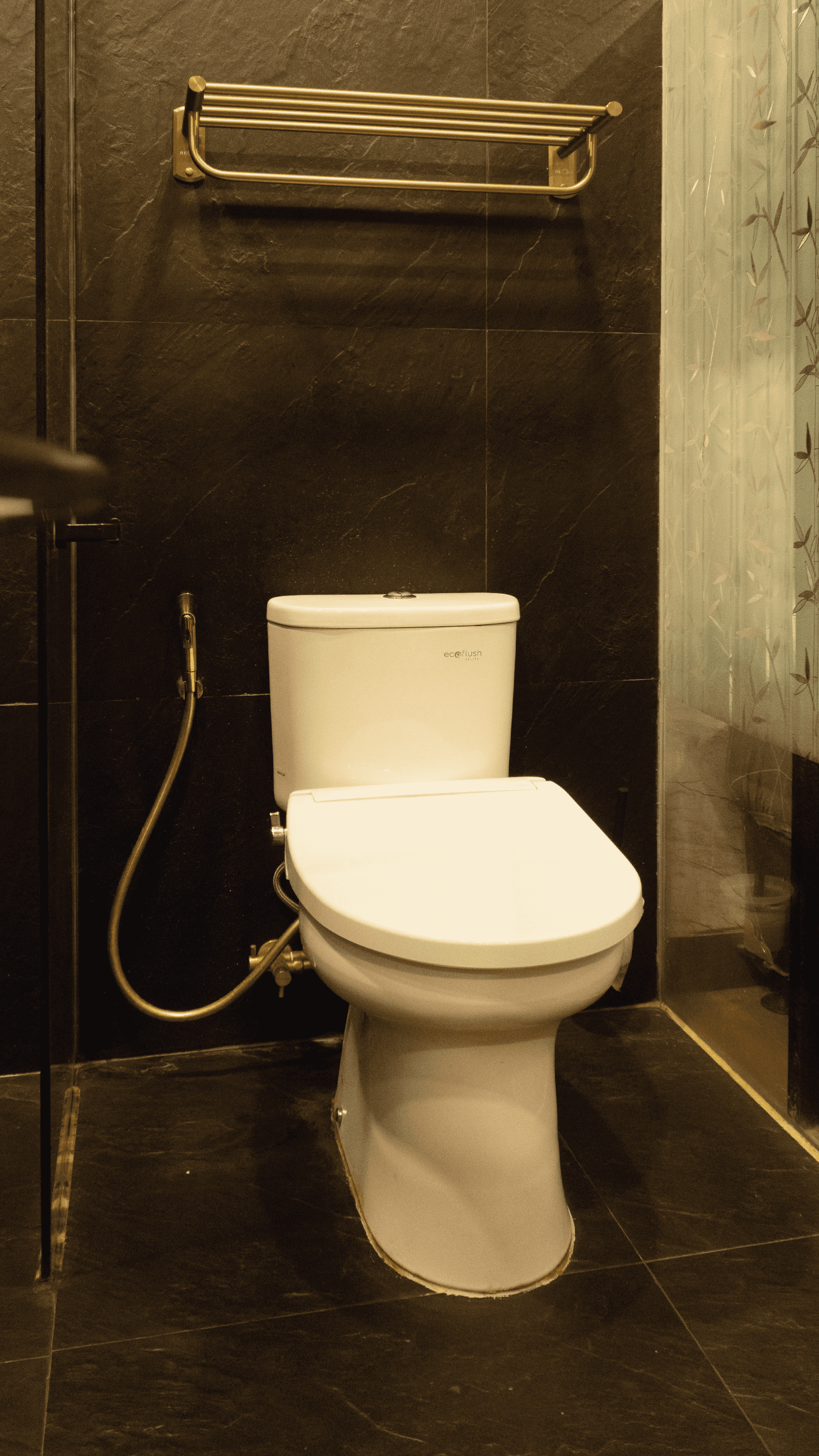 https://www.lailasanctuary.com/images/rooms/room-2.png